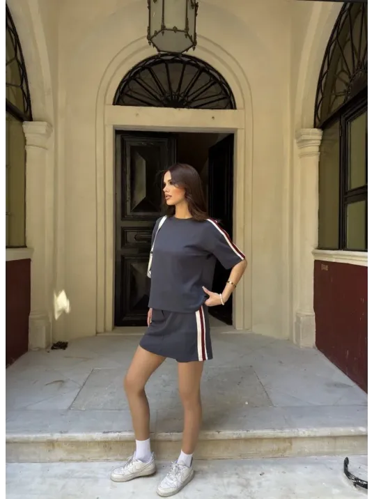 Osy Modal yumuşak dokulu Kumaş Kadın Parçalı Bisiklet Yaka T-shirt Mini Şortlu Etek İkili Takım - Füme Osy Modal yumuşak dokulu Kumaş Kadın Parçalı Bisiklet Yaka T-shirt Mini Şortlu Etek İkili Takım - Füme