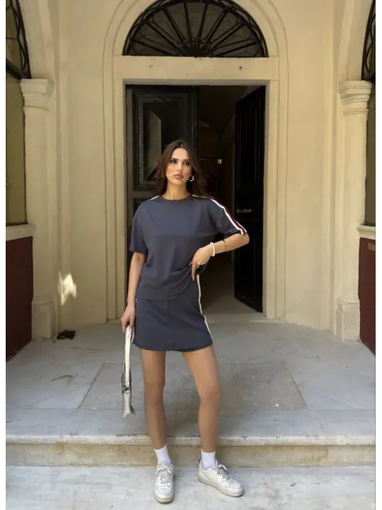 Osy Modal yumuşak dokulu Kumaş Kadın Parçalı Bisiklet Yaka T-shirt Mini Şortlu Etek İkili Takım - Füme Osy Modal yumuşak dokulu Kumaş Kadın Parçalı Bisiklet Yaka T-shirt Mini Şortlu Etek İkili Takım - Füme