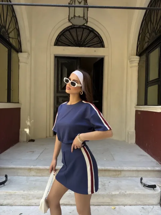 Osy Modal yumuşak dokulu Kumaş Kadın Parçalı Bisiklet Yaka T-shirt Mini Şortlu Etek İkili Takım -Lacivert Osy Modal yumuşak dokulu Kumaş Kadın Parçalı Bisiklet Yaka T-shirt Mini Şortlu Etek İkili Takım -Lacivert