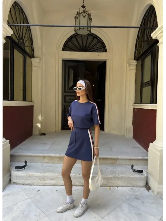 Osy Modal yumuşak dokulu Kumaş Kadın Parçalı Bisiklet Yaka T-shirt Mini Şortlu Etek İkili Takım -Lacivert Osy Modal yumuşak dokulu Kumaş Kadın Parçalı Bisiklet Yaka T-shirt Mini Şortlu Etek İkili Takım -Lacivert