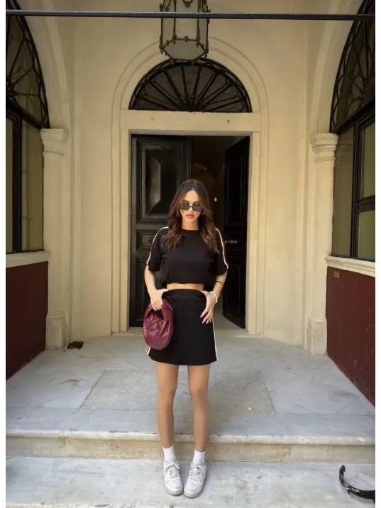 Osy Modal yumuşak dokulu Kumaş Kadın Parçalı Bisiklet Yaka T-shirt Mini Şortlu Etek İkili Takım - Siyah Osy Modal yumuşak dokulu Kumaş Kadın Parçalı Bisiklet Yaka T-shirt Mini Şortlu Etek İkili Takım - Siyah