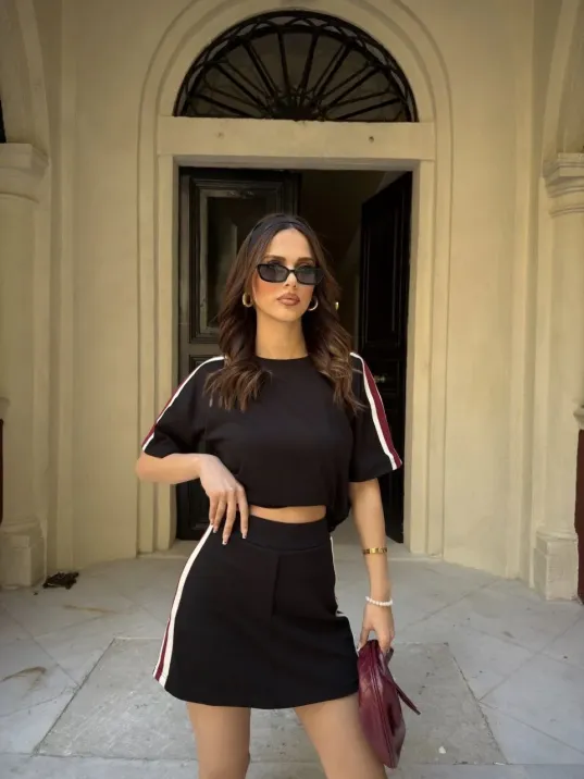 Osy Modal yumuşak dokulu Kumaş Kadın Parçalı Bisiklet Yaka T-shirt Mini Şortlu Etek İkili Takım - Siyah Osy Modal yumuşak dokulu Kumaş Kadın Parçalı Bisiklet Yaka T-shirt Mini Şortlu Etek İkili Takım - Siyah