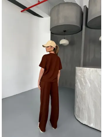 Osy Modal Yumuşak Dokulu Kumaş Kısa Kollu Bluz Rahat Pantalon ikili Takım- Kahverengi Osy Modal Yumuşak Dokulu Kumaş Kısa Kollu Bluz Rahat Pantalon ikili Takım- Kahverengi