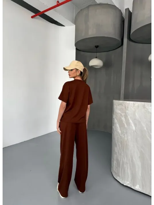 Osy Modal Yumuşak Dokulu Kumaş Kısa Kollu Bluz Rahat Pantalon ikili Takım- Kahverengi Osy Modal Yumuşak Dokulu Kumaş Kısa Kollu Bluz Rahat Pantalon ikili Takım- Kahverengi