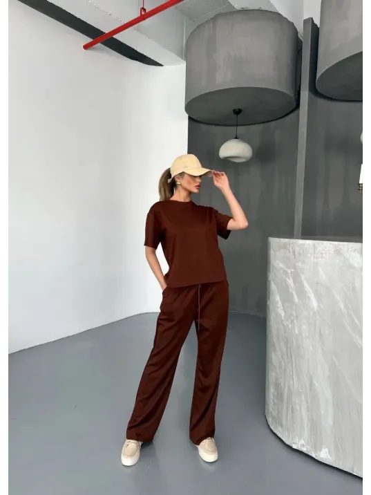 Osy Modal Yumuşak Dokulu Kumaş Kısa Kollu Bluz Rahat Pantalon ikili Takım- Kahverengi Osy Modal Yumuşak Dokulu Kumaş Kısa Kollu Bluz Rahat Pantalon ikili Takım- Kahverengi