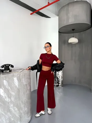 Osy Modal Yumuşak Dokulu Kumaş Kısa Kollu Crop Alt ispanyol Paça Pantalon ikili Takım - Bordo Osy Modal Yumuşak Dokulu Kumaş Kısa Kollu Crop Alt ispanyol Paça Pantalon ikili Takım - Bordo