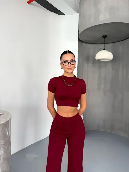 Osy Modal Yumuşak Dokulu Kumaş Kısa Kollu Crop Alt ispanyol Paça Pantalon ikili Takım - Bordo Osy Modal Yumuşak Dokulu Kumaş Kısa Kollu Crop Alt ispanyol Paça Pantalon ikili Takım - Bordo