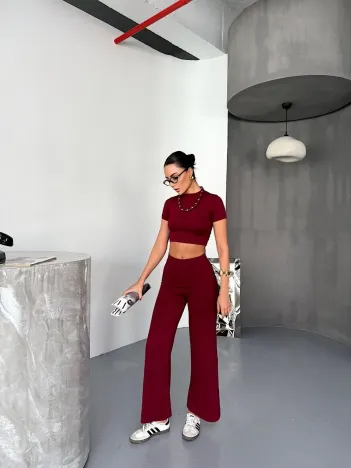 Osy Modal Yumuşak Dokulu Kumaş Kısa Kollu Crop Alt ispanyol Paça Pantalon ikili Takım - Bordo Osy Modal Yumuşak Dokulu Kumaş Kısa Kollu Crop Alt ispanyol Paça Pantalon ikili Takım - Bordo
