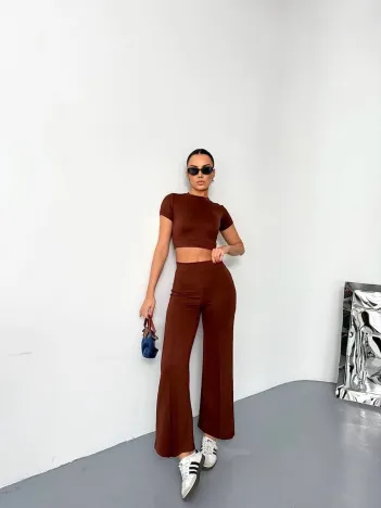 Osy Modal Yumuşak Dokulu Kumaş Kısa Kollu Crop Alt ispanyol Paça Pantalon ikili Takım - Kahverengi Osy Modal Yumuşak Dokulu Kumaş Kısa Kollu Crop Alt ispanyol Paça Pantalon ikili Takım - Kahverengi