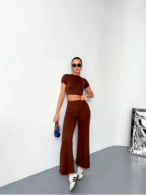 Osy Modal Yumuşak Dokulu Kumaş Kısa Kollu Crop Alt İspanyol Paça Pantalon İkili Takım - Kahverengi