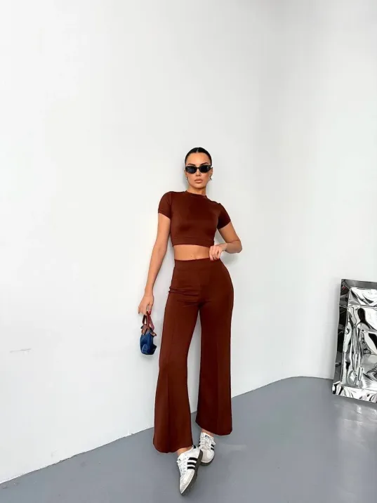 Osy Modal Yumuşak Dokulu Kumaş Kısa Kollu Crop Alt ispanyol Paça Pantalon ikili Takım - Kahverengi Osy Modal Yumuşak Dokulu Kumaş Kısa Kollu Crop Alt ispanyol Paça Pantalon ikili Takım - Kahverengi