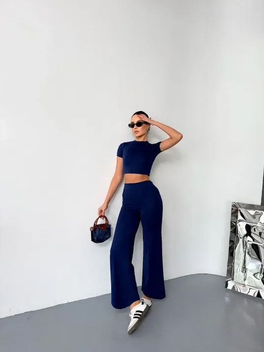 Osy Modal Yumuşak Dokulu Kumaş Kısa Kollu Crop Alt ispanyol Paça Pantalon ikili Takım - Lacivert Osy Modal Yumuşak Dokulu Kumaş Kısa Kollu Crop Alt ispanyol Paça Pantalon ikili Takım - Lacivert