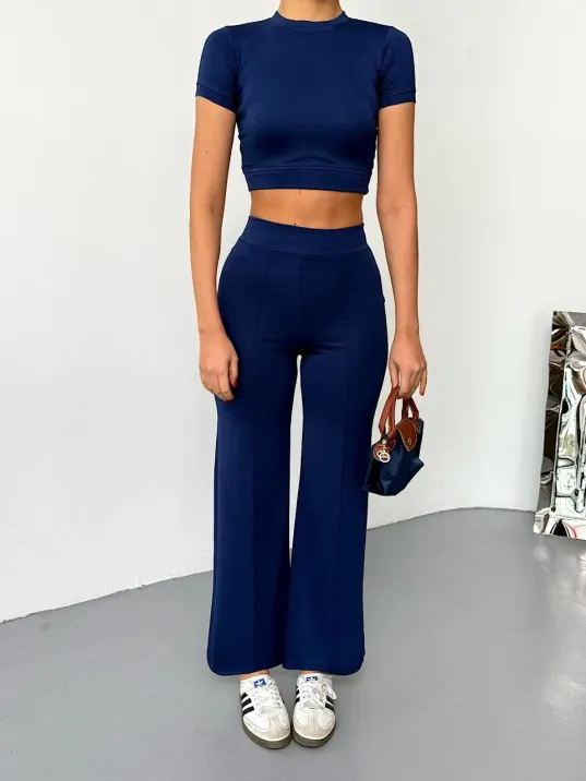 Osy Modal Yumuşak Dokulu Kumaş Kısa Kollu Crop Alt ispanyol Paça Pantalon ikili Takım - Lacivert Osy Modal Yumuşak Dokulu Kumaş Kısa Kollu Crop Alt ispanyol Paça Pantalon ikili Takım - Lacivert