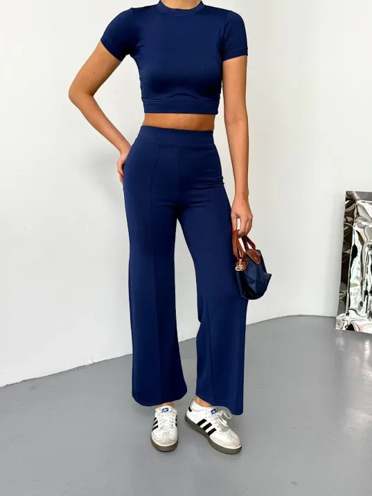 Osy Modal Yumuşak Dokulu Kumaş Kısa Kollu Crop Alt ispanyol Paça Pantalon ikili Takım - Lacivert Osy Modal Yumuşak Dokulu Kumaş Kısa Kollu Crop Alt ispanyol Paça Pantalon ikili Takım - Lacivert