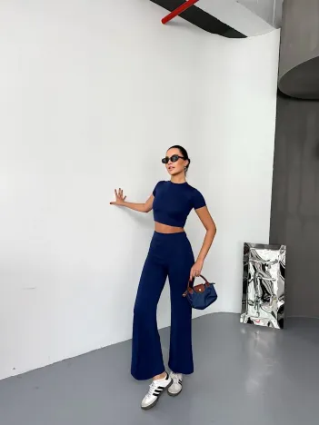 Osy Modal Yumuşak Dokulu Kumaş Kısa Kollu Crop Alt ispanyol Paça Pantalon ikili Takım - Lacivert Osy Modal Yumuşak Dokulu Kumaş Kısa Kollu Crop Alt ispanyol Paça Pantalon ikili Takım - Lacivert