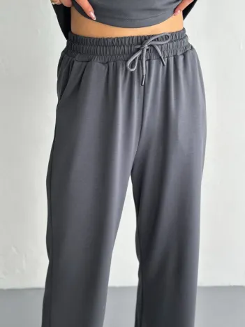 Osy Modal Yumuşak Dokulu Kumaş Kısa Kollu Yakalı T-shirt Pantalon ikili Takım- Antrasit Osy Modal Yumuşak Dokulu Kumaş Kısa Kollu Yakalı T-shirt Pantalon ikili Takım- Antrasit