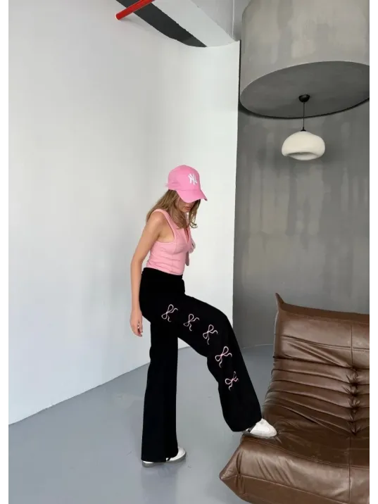 Osy Modal Yumuşak Dokulu Kumaş Nakış işlemeli Rahat Bol Paça Eşofman Pantalon - Siyah Osy Modal Yumuşak Dokulu Kumaş Nakış işlemeli Rahat Bol Paça Eşofman Pantalon - Siyah