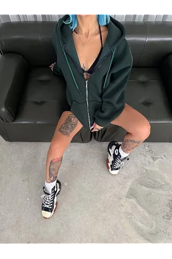 Kadın 3 İplik Pamuklu Kapüşonlu Kanguru Cepli Baskılı Oversize Hoodie Sweatshirt - Haki Kadın 3 İplik Pamuklu Kapüşonlu Kanguru Cepli Baskılı Oversize Hoodie Sweatshirt - Haki