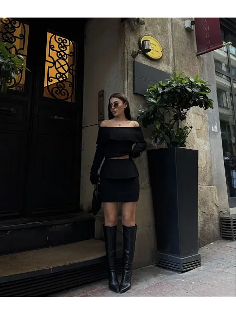 Straplez , Madonna , Carmen Yaka Croplu Mini Etekli İkili Takım Triko - Siyah