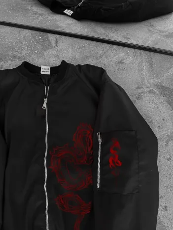 Erkek Unisex Siyah Bomber Mont – Kırmızı Ejderha Desenli, Fermuarlı Cepli, Kapitone Astarlı Günlük ve Sokak Modası Ceket - Siyah Erkek Unisex Siyah Bomber Mont – Kırmızı Ejderha Desenli, Fermuarlı Cepli, Kapitone Astarlı Günlük ve Sokak Modası Ceket - Siyah