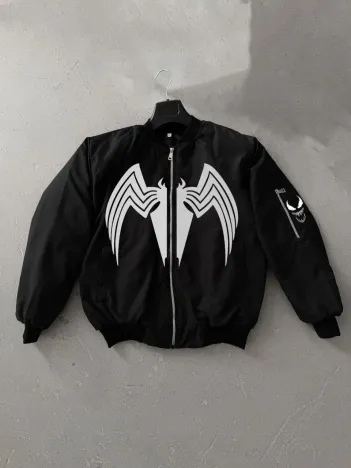 Venom Örümcek Desenli Erkek Mont – Siyah Bomber Ceket, Fermuarlı, Kol Fermuarlı Cep Detaylı, Günlük ve Sokak Modası İçin Uygun - Siyah Venom Örümcek Desenli Erkek Mont – Siyah Bomber Ceket, Fermuarlı, Kol Fermuarlı Cep Detaylı, Günlük ve Sokak Modası İçin Uygun - Siyah