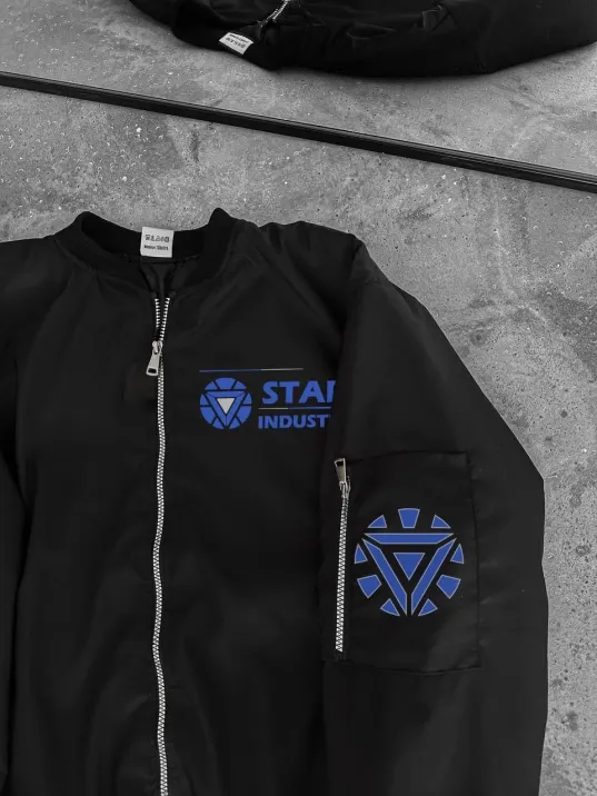 Stark Industries Siyah Bomber Mont – Fermuarlı, Cepli, Uzun Kollu, Kapitone Astarlı, Bahar ve Kış Mevsimi Rahat Unisex Ceket - Siyah Stark Industries Siyah Bomber Mont – Fermuarlı, Cepli, Uzun Kollu, Kapitone Astarlı, Bahar ve Kış Mevsimi Rahat Unisex Ceket - Siyah