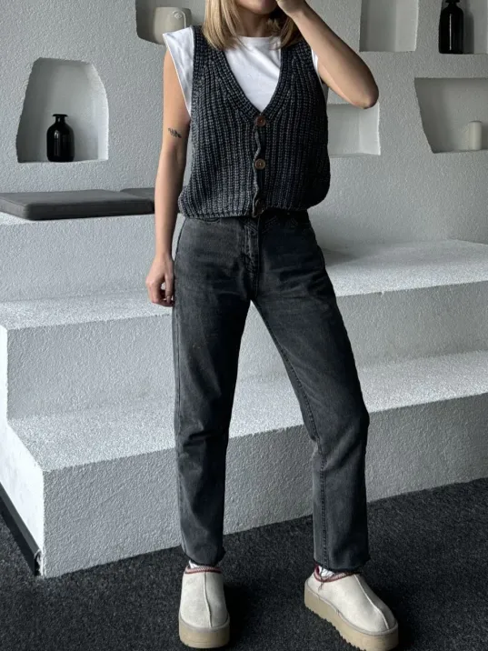 Triko Kolsuz Düğmeli Yelek - Siyah