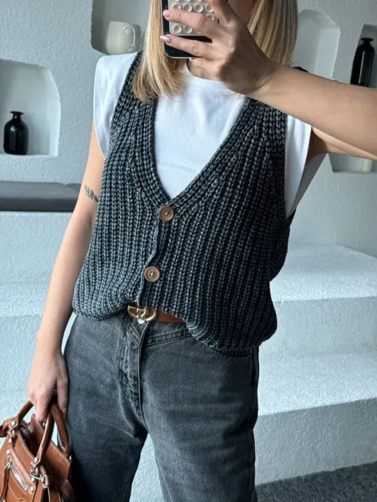 Triko Kolsuz Düğmeli Yelek - Siyah