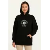 Kadın Kapşonlu Sweatshirt – Üç İplik Şardonlu Kumaş, Oversize Fit, Ön & Arka Baskılı, Kanguru Cepli, Kışlık Rahat Hoodie- Siyah Kadın Kapşonlu Sweatshirt – Üç İplik Şardonlu Kumaş, Oversize Fit, Ön & Arka Baskılı, Kanguru Cepli, Kışlık Rahat Hoodie- Siyah