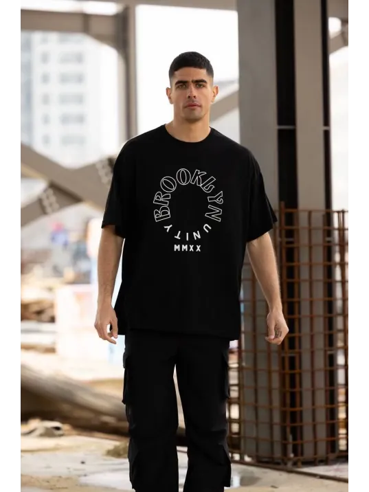 Unisex Bisiklet Yaka Baskılı Oversize T-Shirt - Siyah Unisex Bisiklet Yaka Baskılı Oversize T-Shirt - Siyah