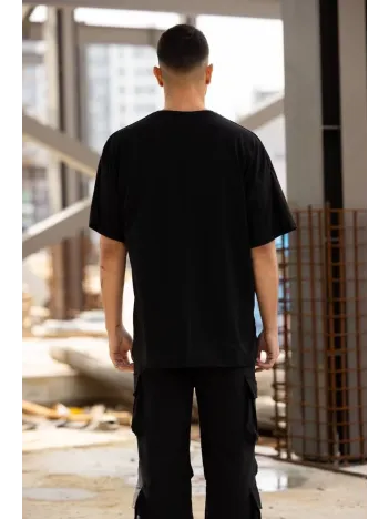 Unisex Bisiklet Yaka Baskılı Oversize T-Shirt - Siyah Unisex Bisiklet Yaka Baskılı Oversize T-Shirt - Siyah