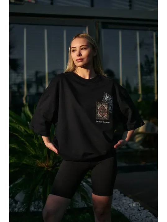 Unisex Bisiklet Yaka Baskılı Oversize T-Shirt - Siyah Unisex Bisiklet Yaka Baskılı Oversize T-Shirt - Siyah