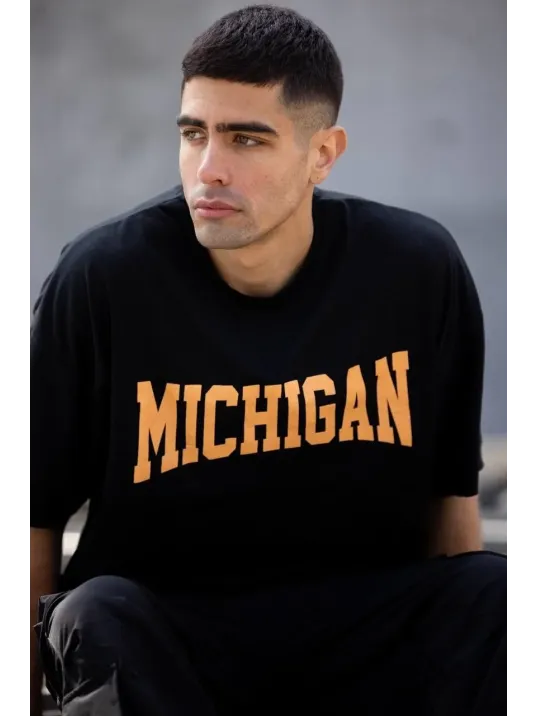 Unisex Bisiklet Yaka Baskılı Oversize T-Shirt - Siyah Unisex Bisiklet Yaka Baskılı Oversize T-Shirt - Siyah