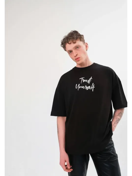 Unisex Bisiklet Yaka Baskılı Oversize T-Shirt - Siyah Unisex Bisiklet Yaka Baskılı Oversize T-Shirt - Siyah