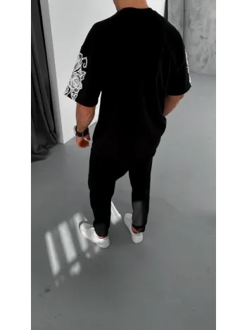 Unisex Flok Kabartma Baskılı T-shirt - Siyah Unisex Flok Kabartma Baskılı T-shirt - Siyah