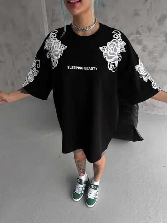 Unisex Flok Kabartma Baskılı T-shirt - Siyah Unisex Flok Kabartma Baskılı T-shirt - Siyah