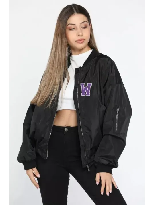 Kadın Wild One Baskılı Bomber Mont – Siyah Renk, Oversize Rahat Kalıp, Fermuarlı, Cepli, Günlük Şık Kapitone Mont - Siyah Kadın Wild One Baskılı Bomber Mont – Siyah Renk, Oversize Rahat Kalıp, Fermuarlı, Cepli, Günlük Şık Kapitone Mont - Siyah