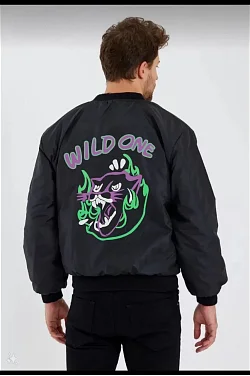Wild One Baskılı Erkek Bomber Mont – Panter Desenli, Fermuarlı, Kapitone Astarlı Ceket - Siyah Wild One Baskılı Erkek Bomber Mont – Panter Desenli, Fermuarlı, Kapitone Astarlı Ceket - Siyah