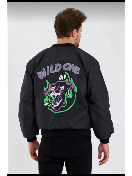 Wild One Baskılı Erkek Bomber Mont – Panter Desenli, Fermuarlı, Kapitone Astarlı Ceket - Siyah Wild One Baskılı Erkek Bomber Mont – Panter Desenli, Fermuarlı, Kapitone Astarlı Ceket - Siyah