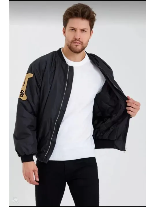Erkek Siyah Bomber Kolej Mont – B Harfi ve Kemik Baskılı, Su İtici Kumaş, Kapitone Astarlı Fermuarlı Ceket - Siyah Erkek Siyah Bomber Kolej Mont – B Harfi ve Kemik Baskılı, Su İtici Kumaş, Kapitone Astarlı Fermuarlı Ceket - Siyah