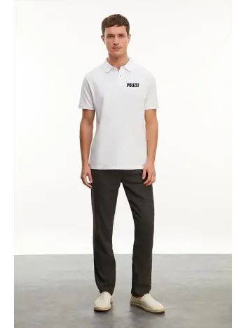 Yakası Düğmeli Yakalı Pike Baskılı T-shirt - Beyaz