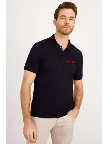 Yakası Düğmeli Yakalı Pike Baskılı T-Shirt - Beyaz Yakası Düğmeli Yakalı Pike Baskılı T-Shirt - Beyaz