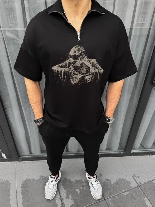 Unisex Yarım Fermuarlı Baskılı Oversize T-Shirt - Siyah Unisex Yarım Fermuarlı Baskılı Oversize T-Shirt - Siyah