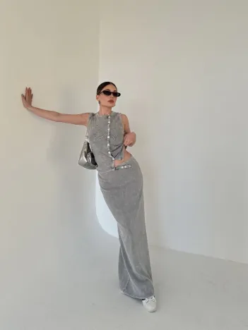 Uzun Etekli Önü Düğmeli Badi İkili Takım- Gri Uzun Etekli Önü Düğmeli Badi İkili Takım- Gri