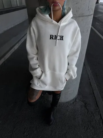 Uzun Kol Kapüşonlu Göğüs Baskılı SweatShirt - Beyaz Uzun Kol Kapüşonlu Göğüs Baskılı SweatShirt - Beyaz