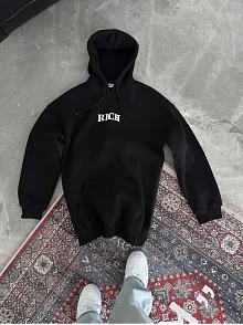Uzun Kol Kapüşonlu Göğüs Baskılı Sweatshirt - Siyah
