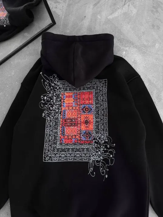 Uzun Kol Kapüşonlu Ön Ve Arka Baskılı SweatShirt - Siyah Uzun Kol Kapüşonlu Ön Ve Arka Baskılı SweatShirt - Siyah