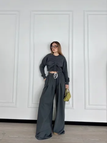 Uzun Kollu Önü İp Büzgülü Crop ve Pantolon İkili Takım - Antrasit Uzun Kollu Önü İp Büzgülü Crop ve Pantolon İkili Takım - Antrasit