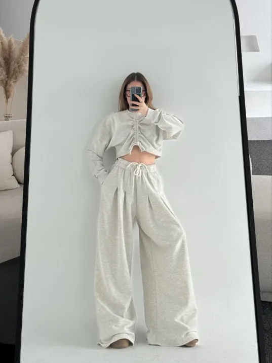 Uzun Kollu Önü İp Büzgülü Crop ve Pantolon İkili Takım - Gri Uzun Kollu Önü İp Büzgülü Crop ve Pantolon İkili Takım - Gri
