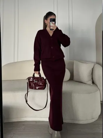 V Yaka 3 Düğmeli Hırka Takım Triko İkili Etekli - Bordo V Yaka 3 Düğmeli Hırka Takım Triko İkili Etekli - Bordo